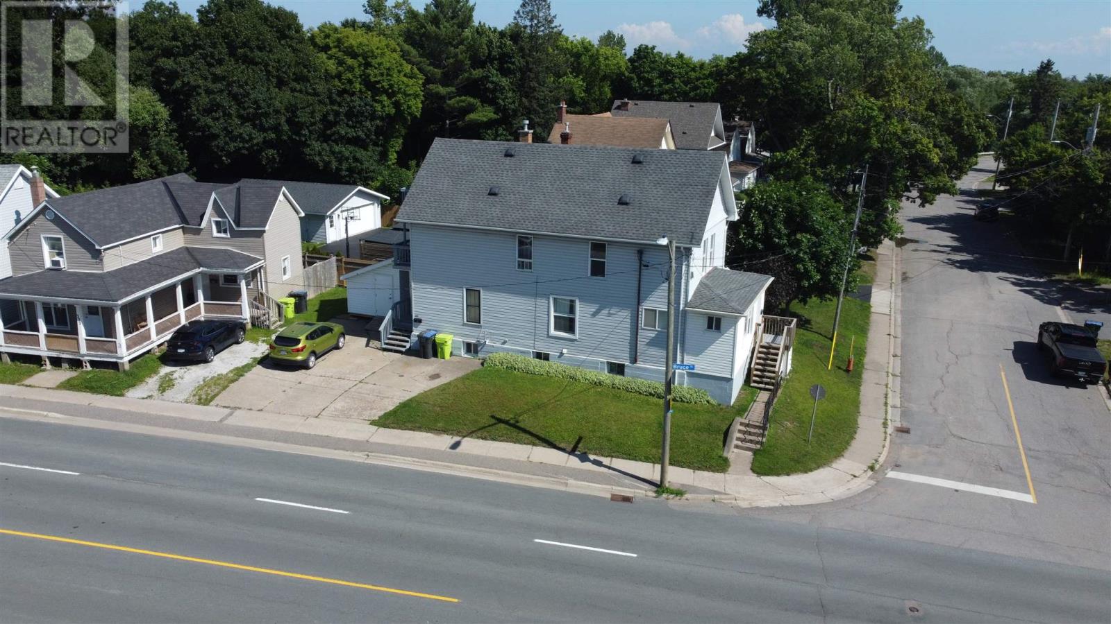 Photo 2 of 330 Bruce St, Sault Ste Marie ON