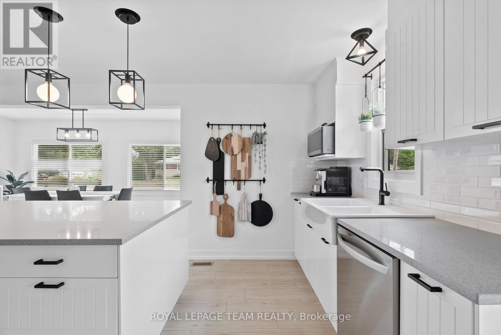 Photo 10 of 8108 Victoria Street, Ottawa ON