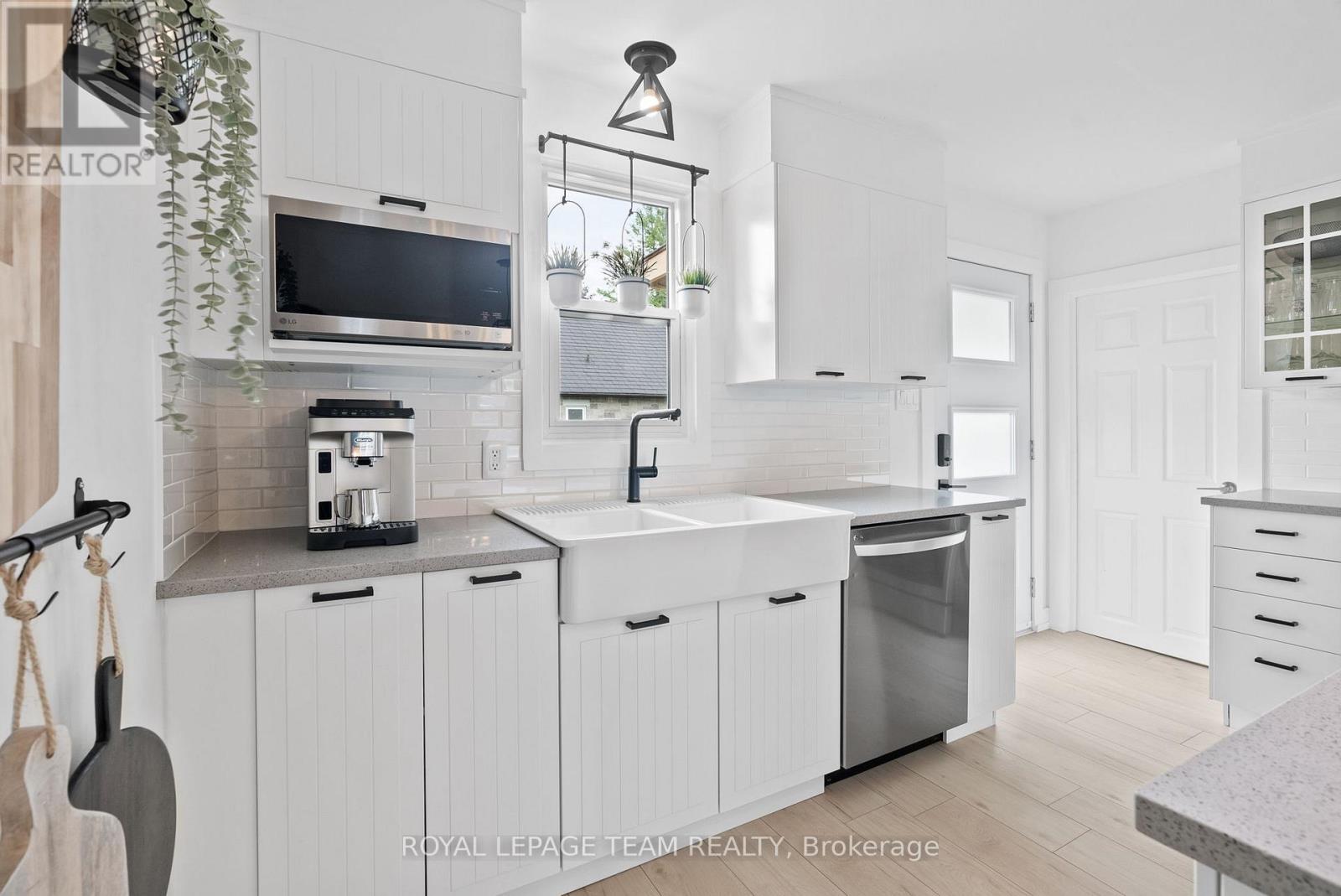 Photo 13 of 8108 Victoria Street, Ottawa ON