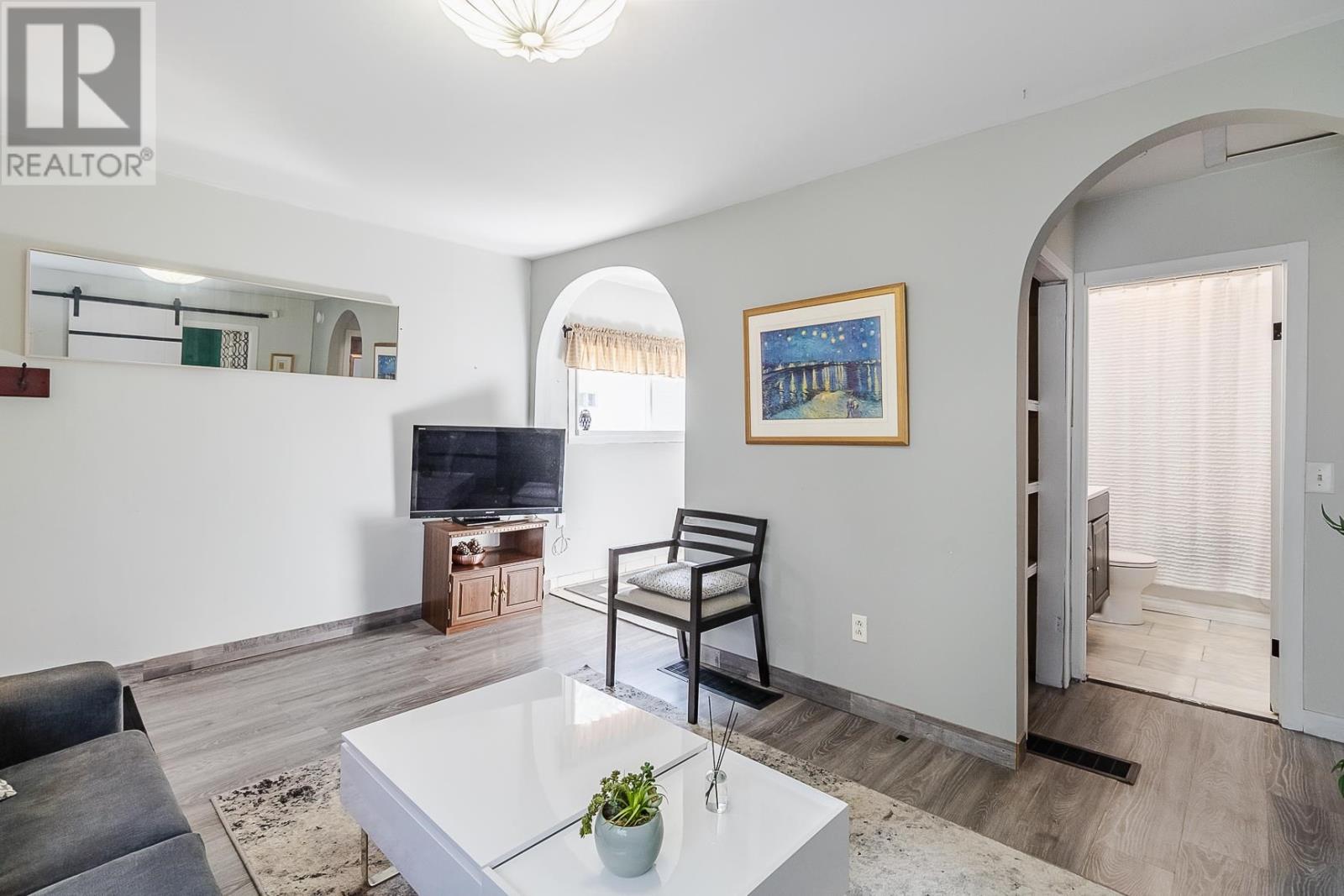 Photo 11 of 61 Curran Dr, Sault Ste Marie ON