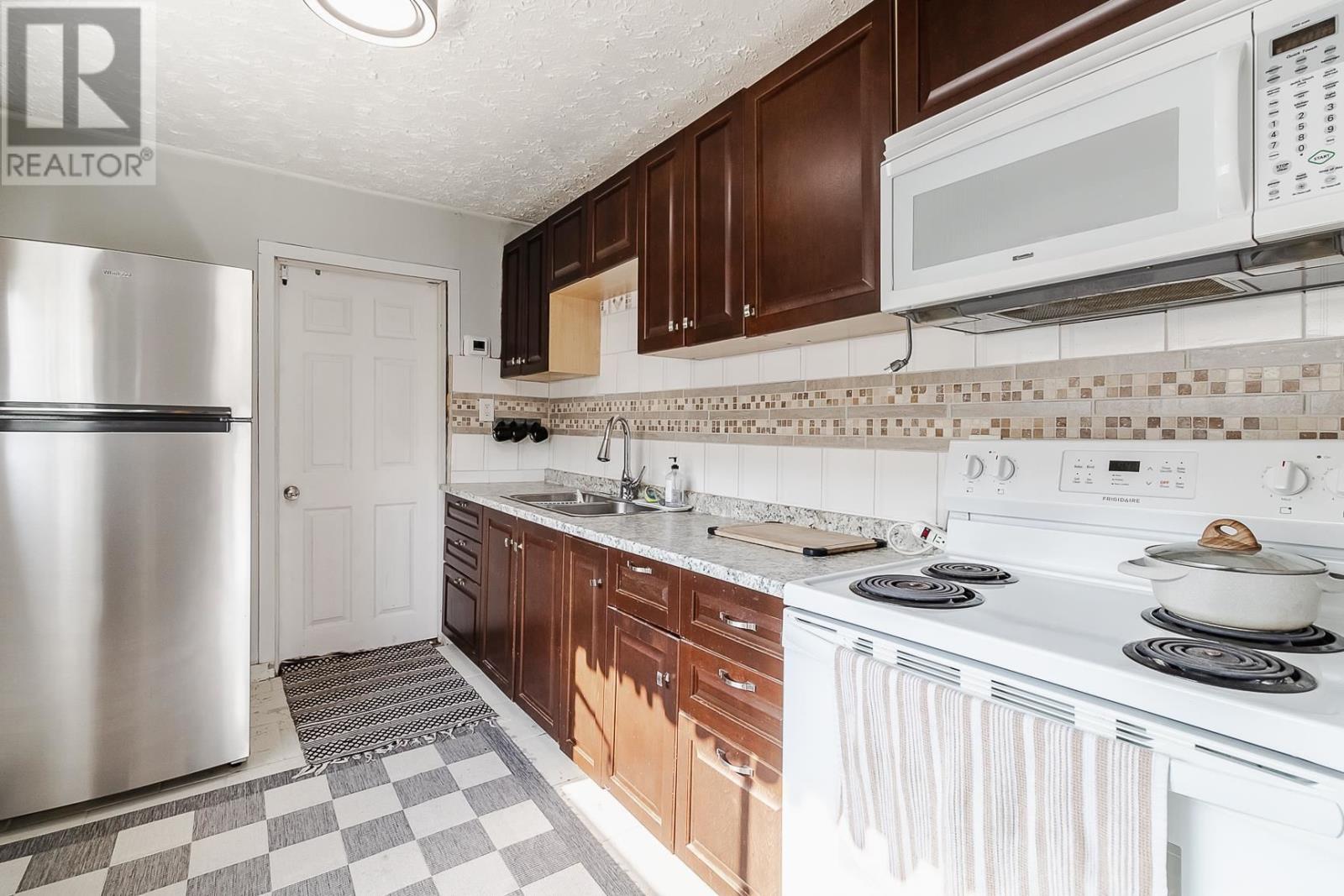 Photo 20 of 61 Curran Dr, Sault Ste Marie ON