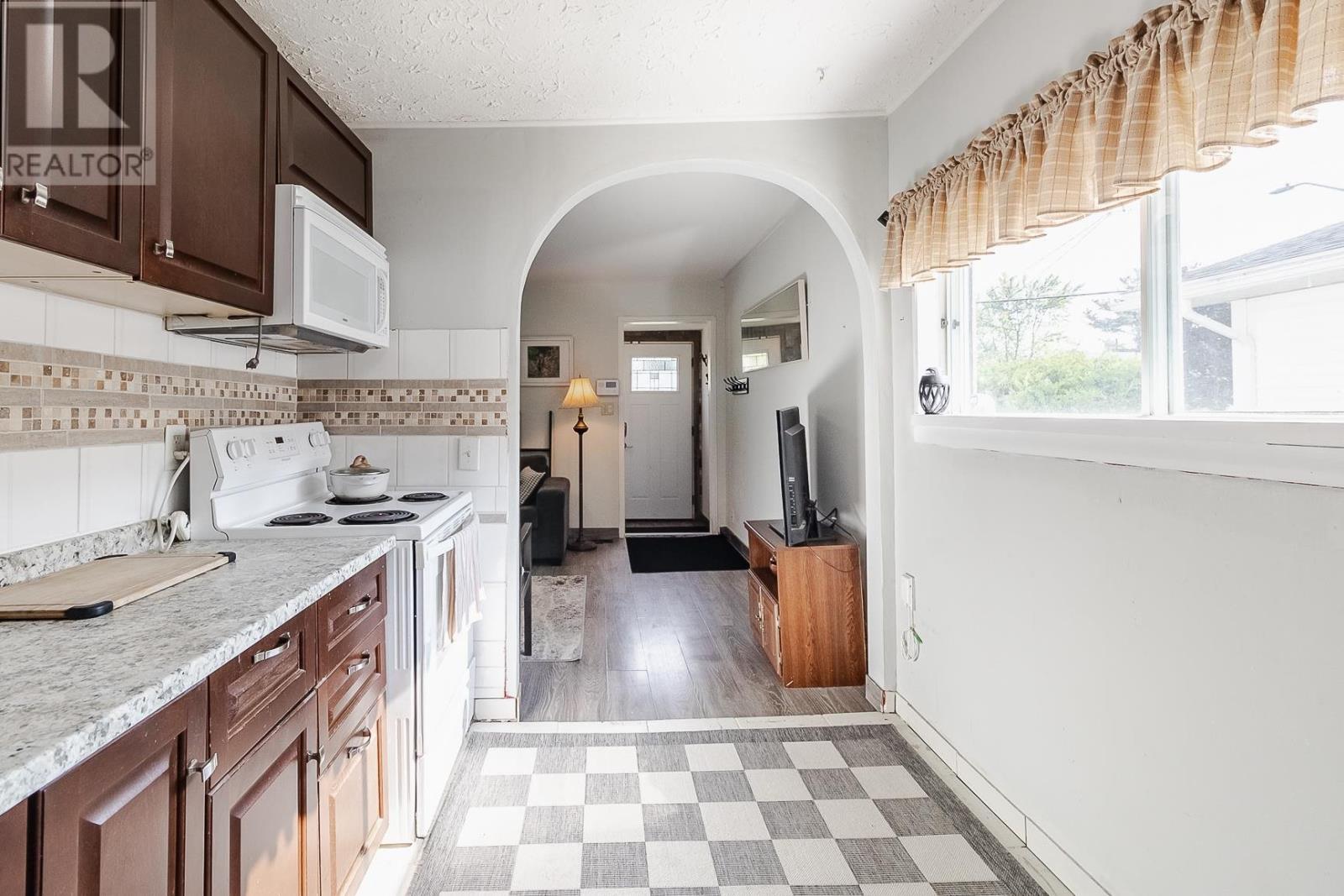 Photo 22 of 61 Curran Dr, Sault Ste Marie ON