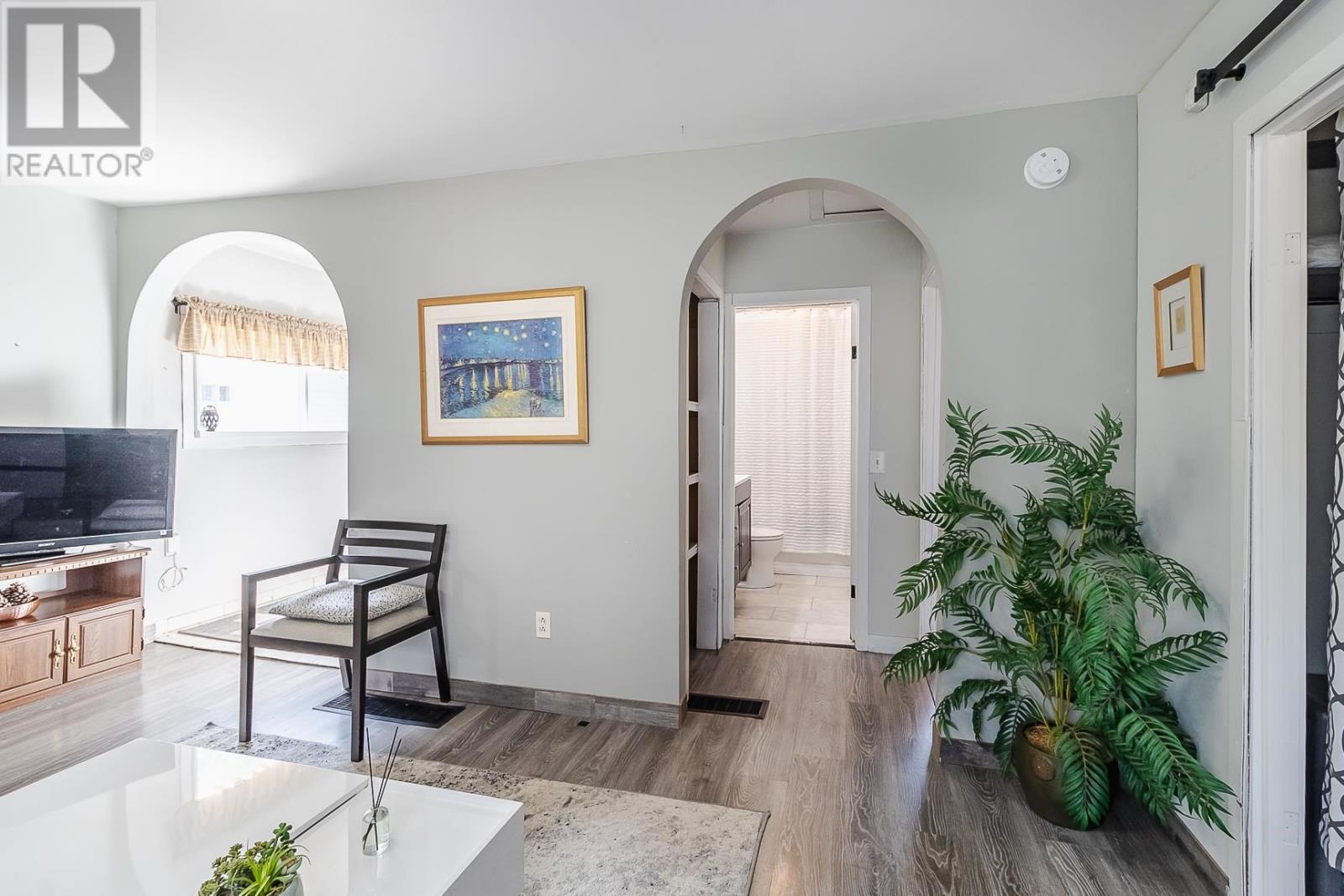 Photo 13 of 61 Curran Dr, Sault Ste Marie ON