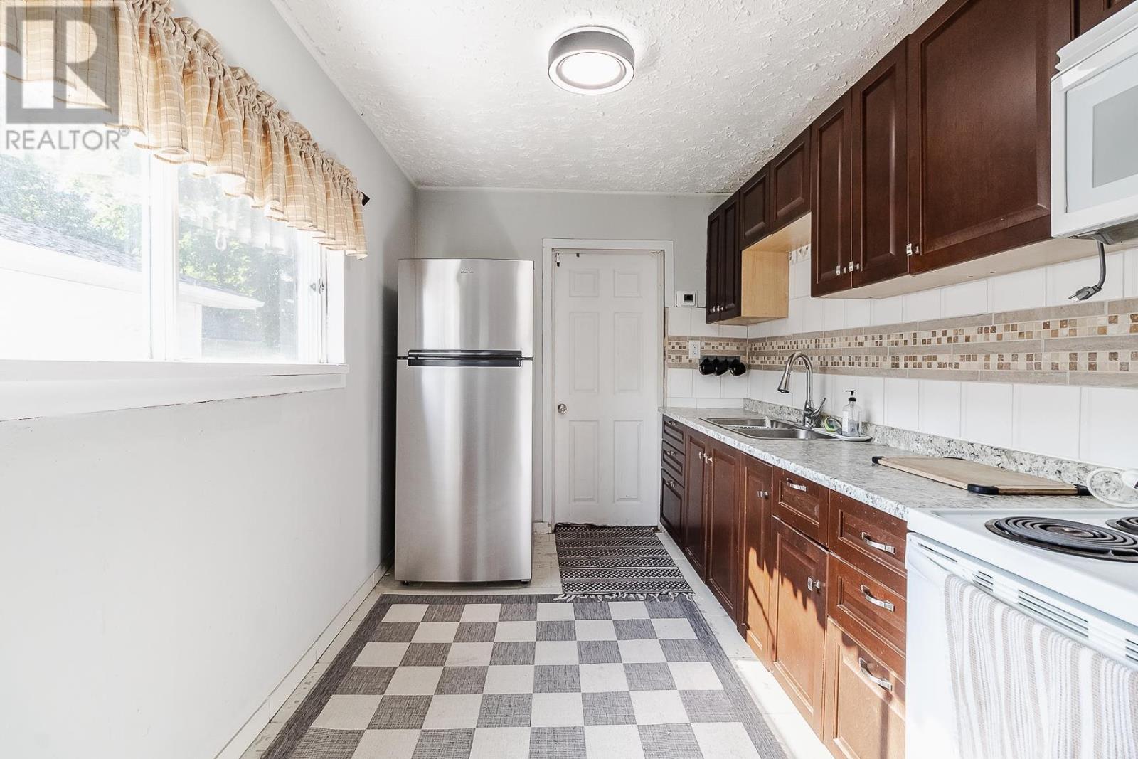Photo 21 of 61 Curran Dr, Sault Ste Marie ON