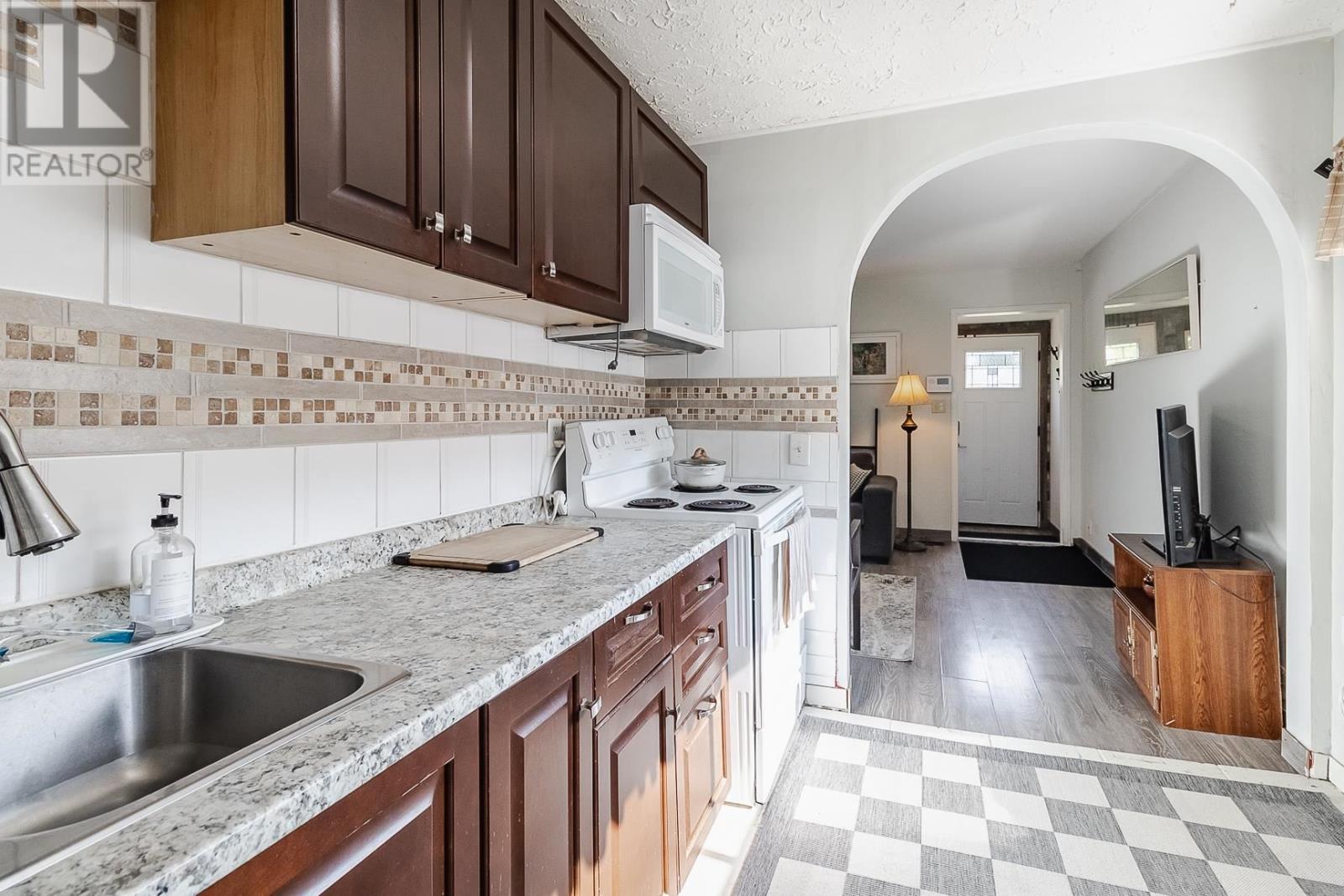 Photo 23 of 61 Curran Dr, Sault Ste Marie ON