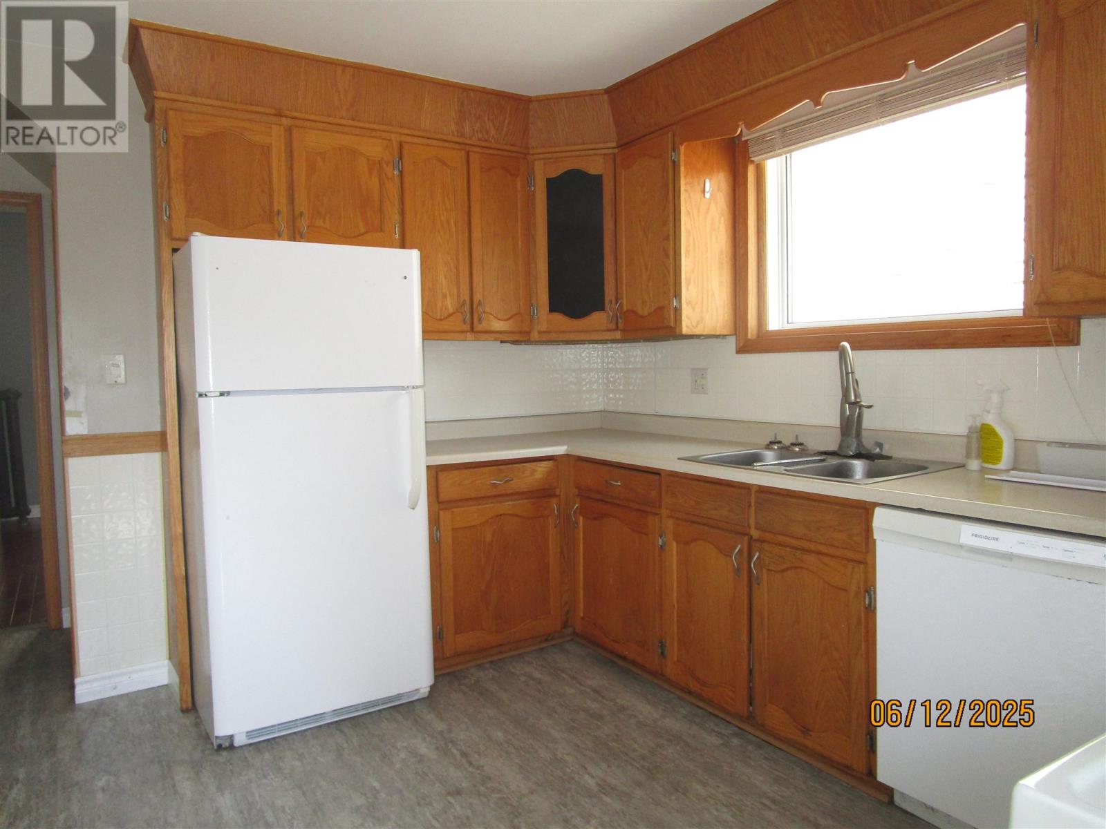 Photo 5 of 70 Pine St, Sault Ste Marie ON
