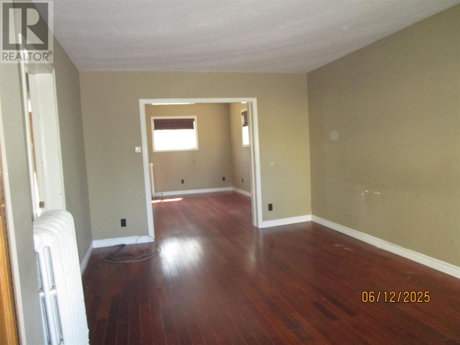 Photo 6 of 70 Pine St, Sault Ste Marie ON