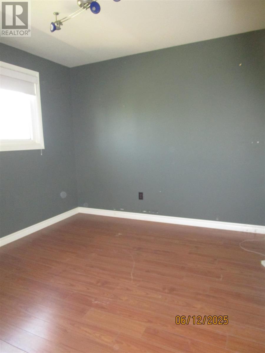 Photo 14 of 70 Pine St, Sault Ste Marie ON