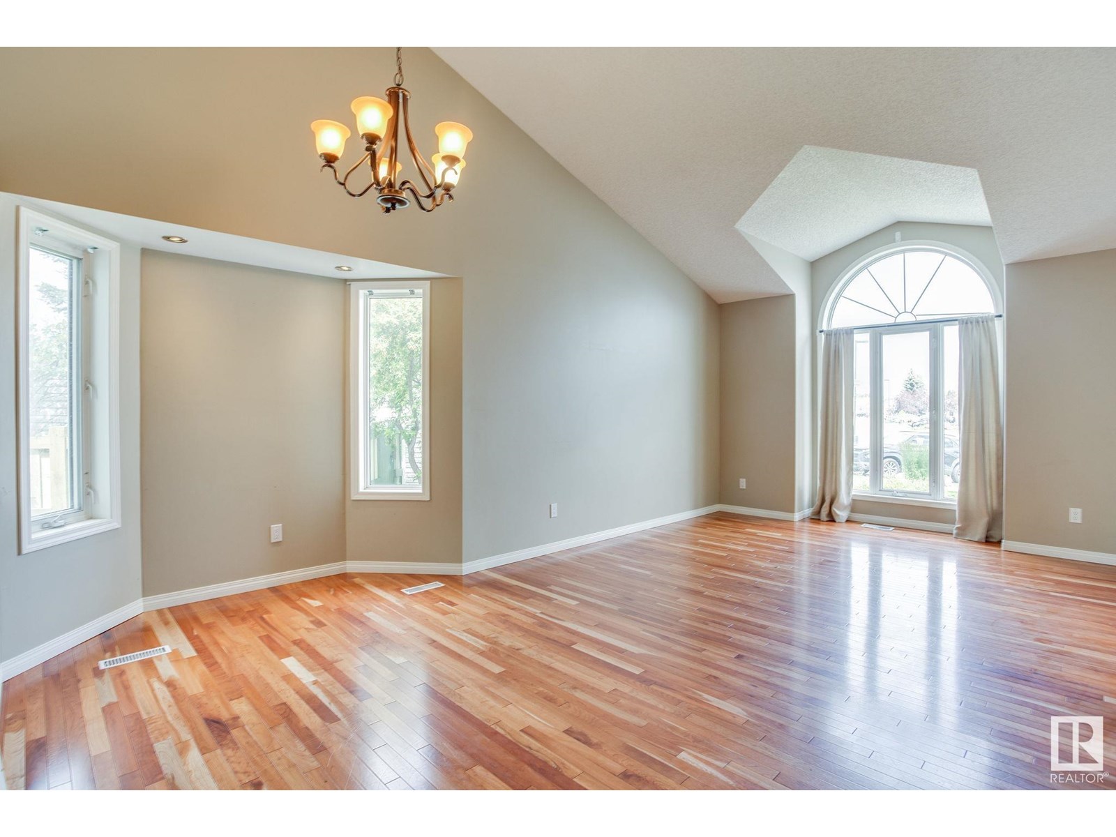Photo 8 of 1175 Potter Greens Dr Nw, Edmonton AB