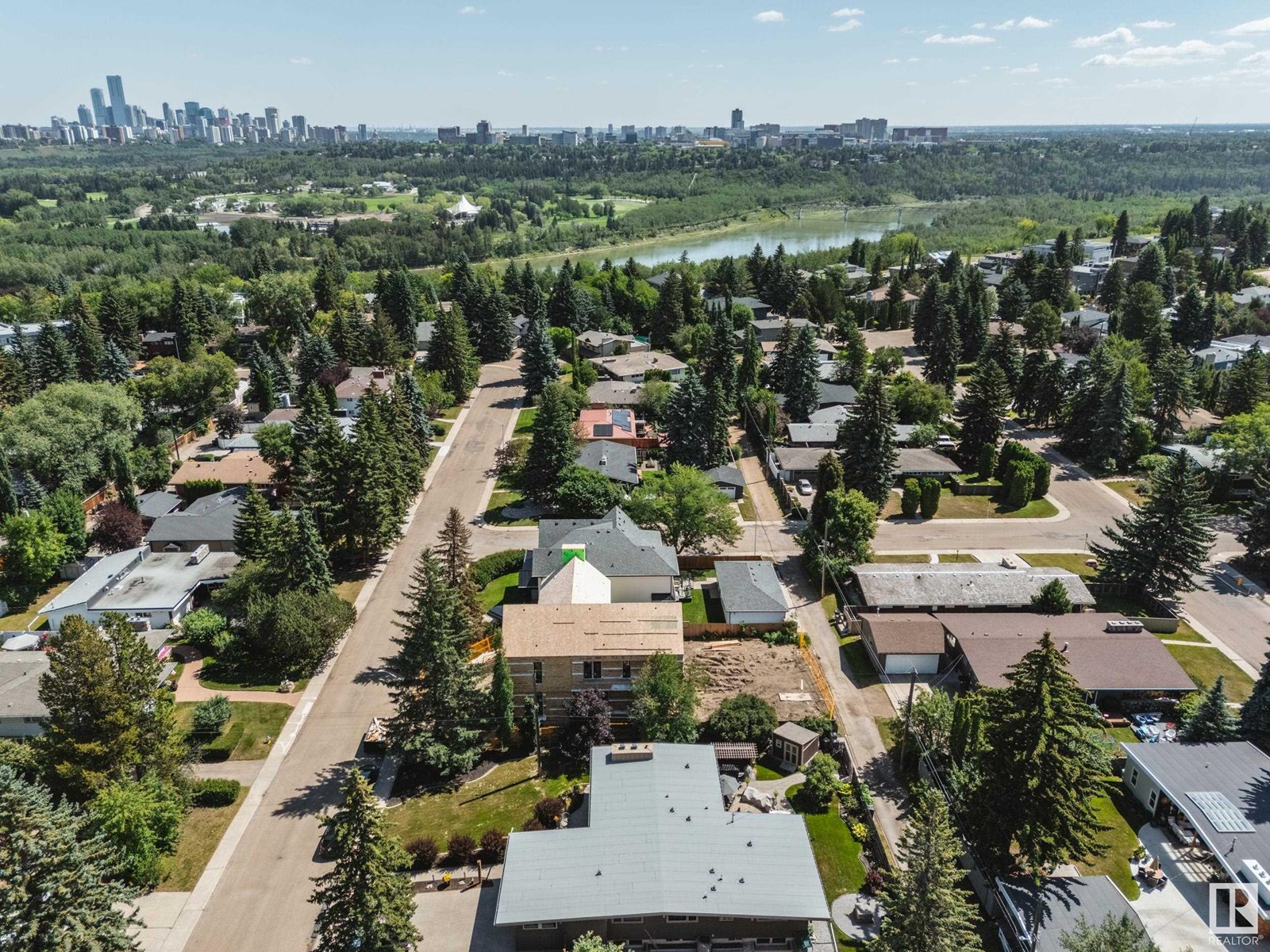 Photo 10 of 14007 91 A Av Nw, Edmonton AB