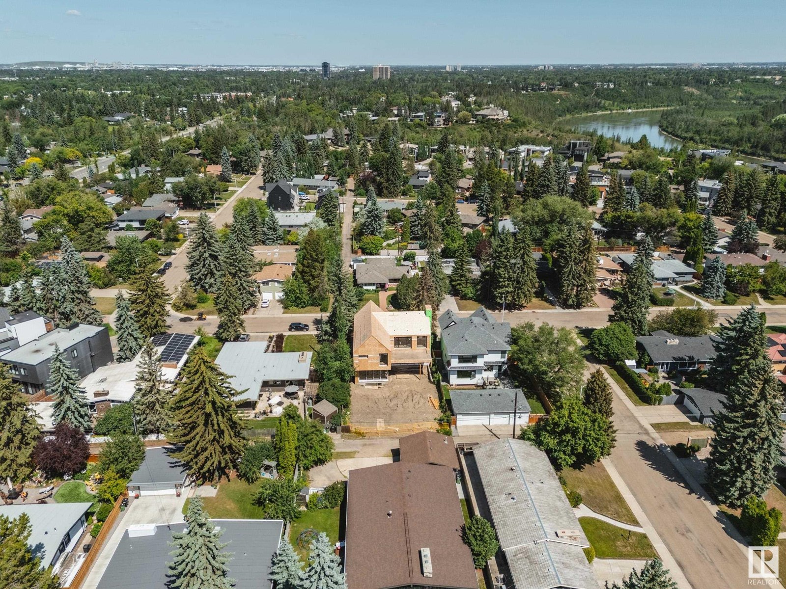 Photo 14 of 14007 91 A Av Nw, Edmonton AB