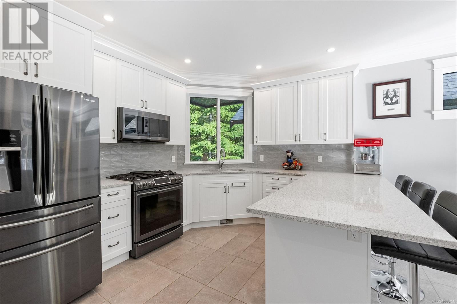 Photo 4 of 2605 Timber Ridge Rd, Shawnigan Lake BC