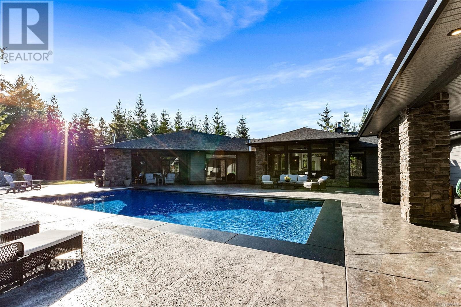 Photo 5 of 2605 Timber Ridge Rd, Shawnigan Lake BC