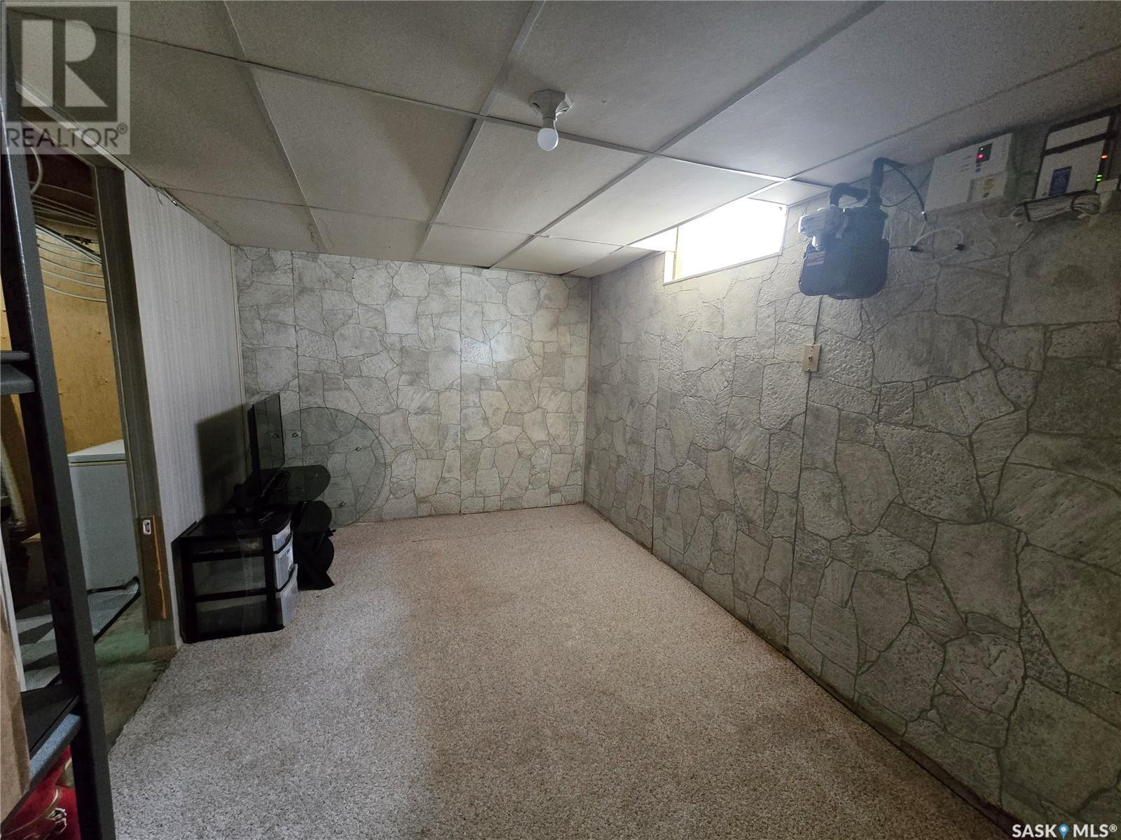 275 5th AVENUE NE, Swift Current, Saskatchewan
