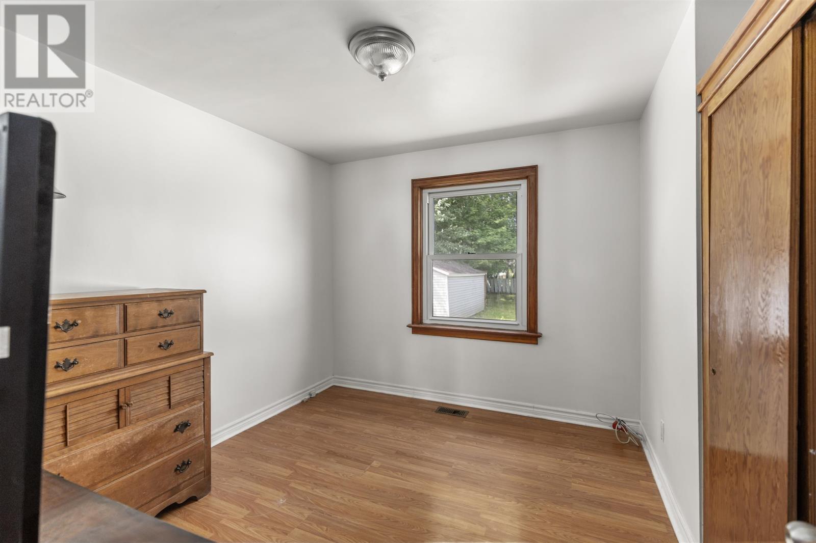 Photo 17 of 253 Lake St, Sault Ste Marie ON