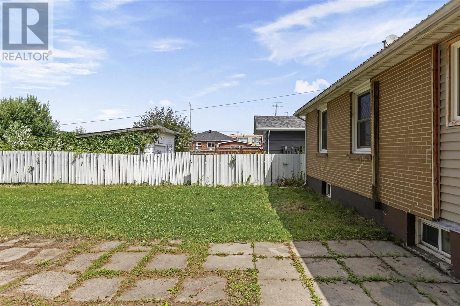 Photo 34 of 253 Lake St, Sault Ste Marie ON