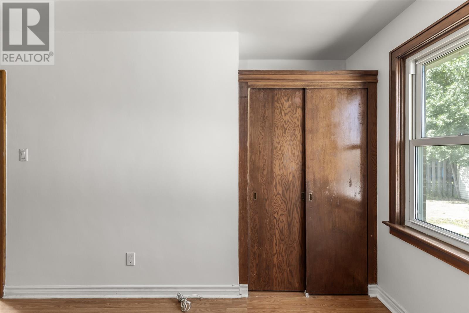 Photo 16 of 253 Lake St, Sault Ste Marie ON