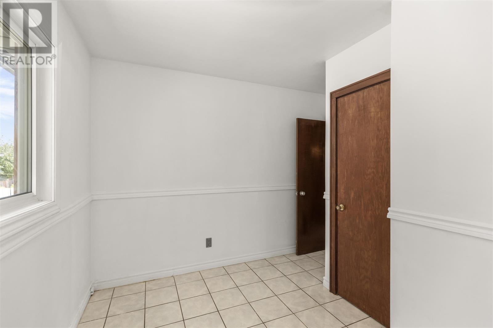 Photo 21 of 253 Lake St, Sault Ste Marie ON
