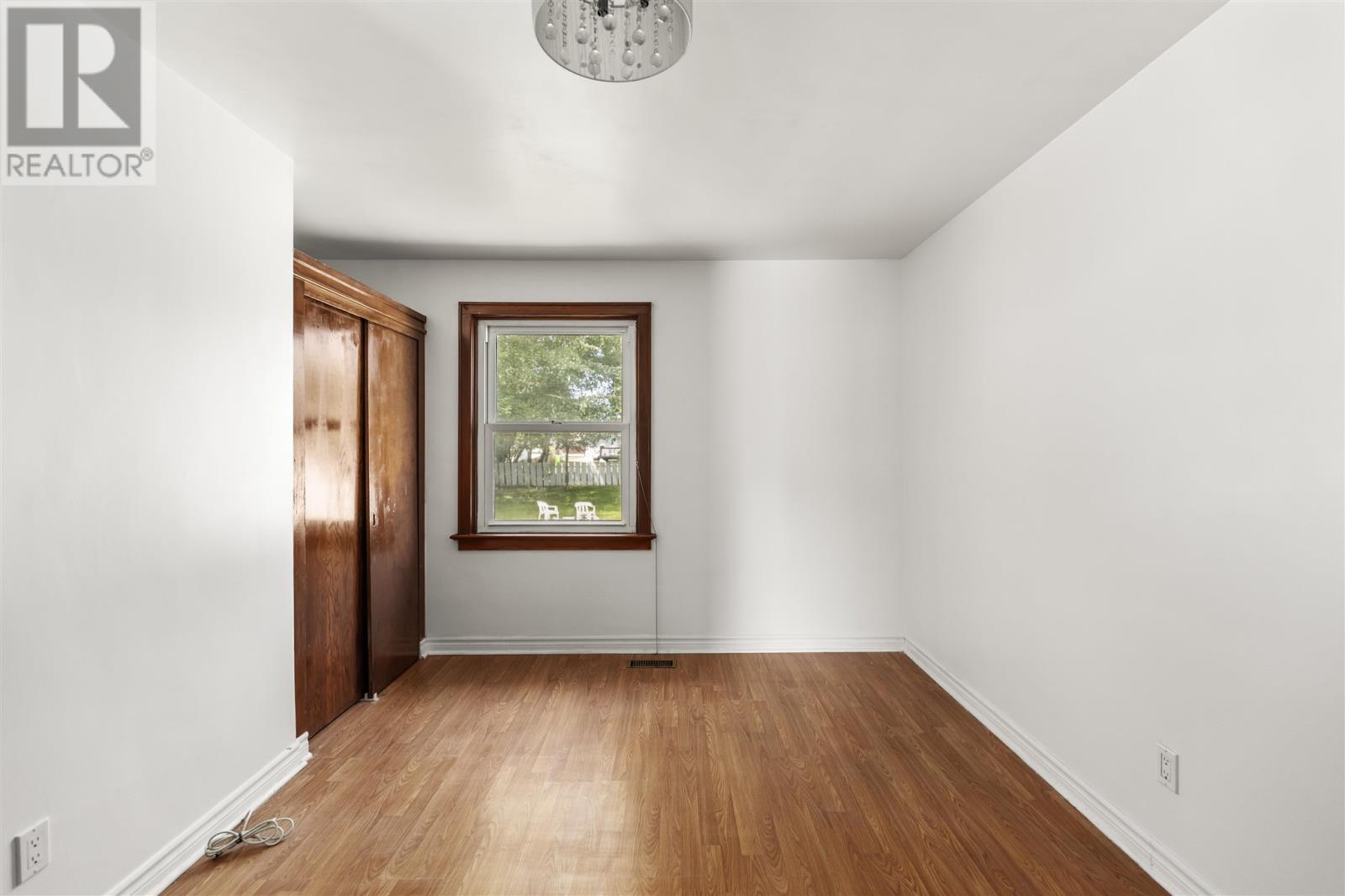 Photo 14 of 253 Lake St, Sault Ste Marie ON
