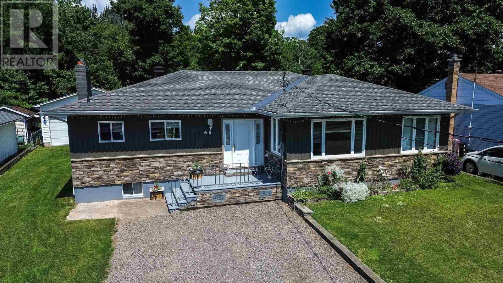 Photo 40 of 60 Tilley Rd, Sault Ste Marie ON