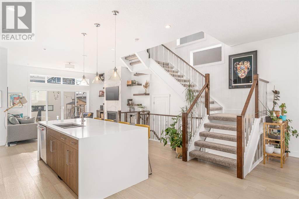 3032 37 Street SW, Calgary, Alberta
