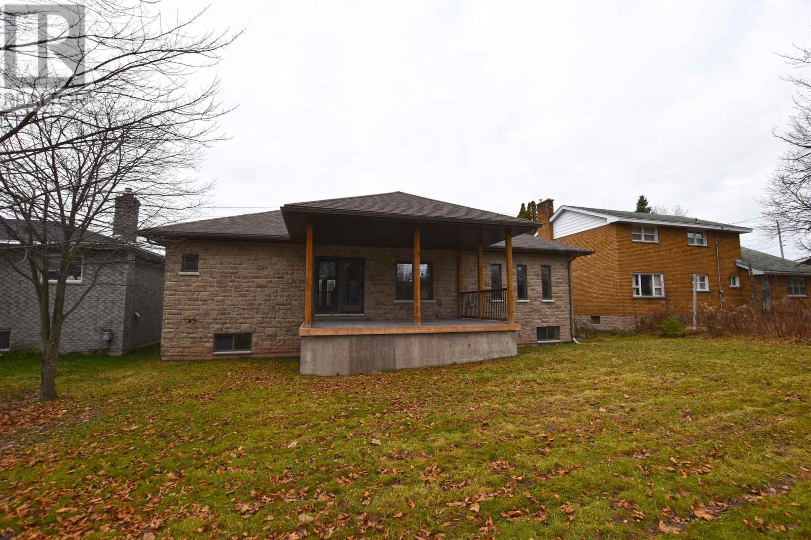 Photo 3 of 562 Wilson St, Sault Ste Marie ON