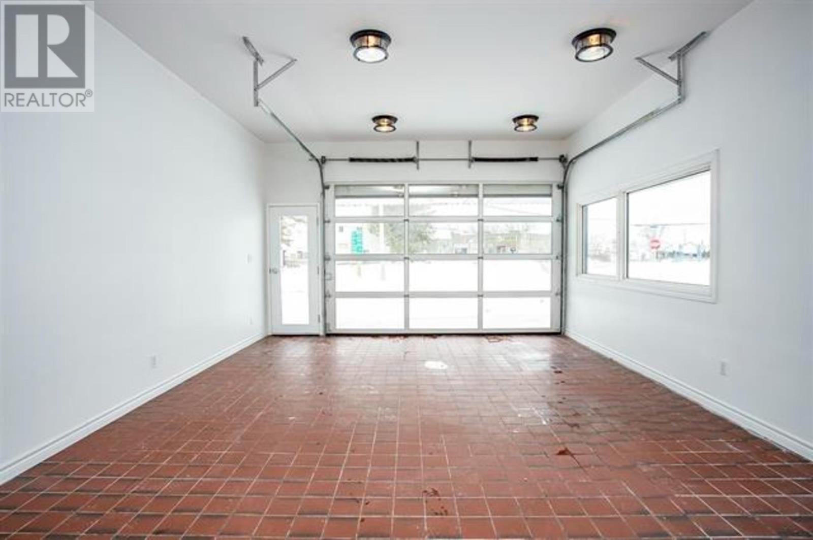 Photo 4 of 1202 Gore St, Richards Landing ON