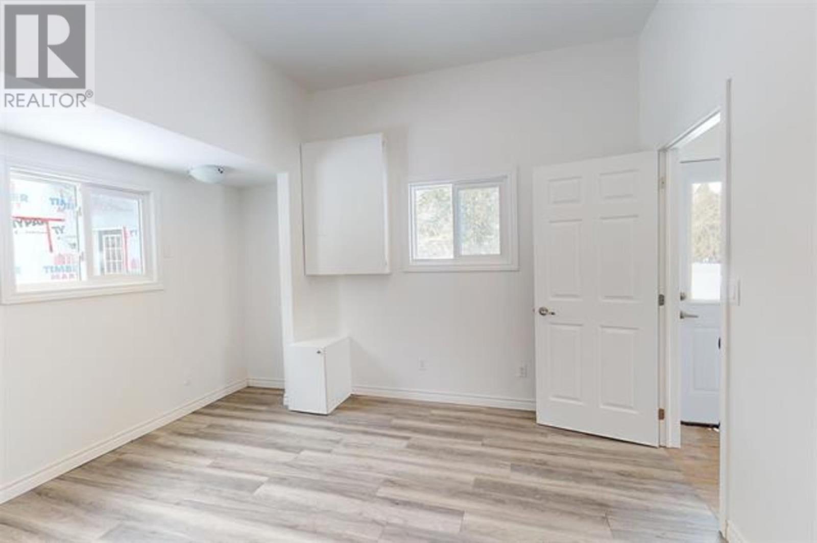 Photo 7 of 1202 Gore St, Richards Landing ON