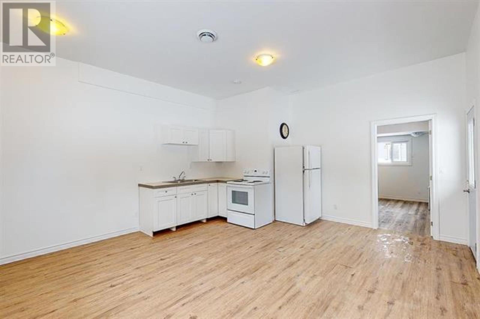 Photo 12 of 1202 Gore St, Richards Landing ON