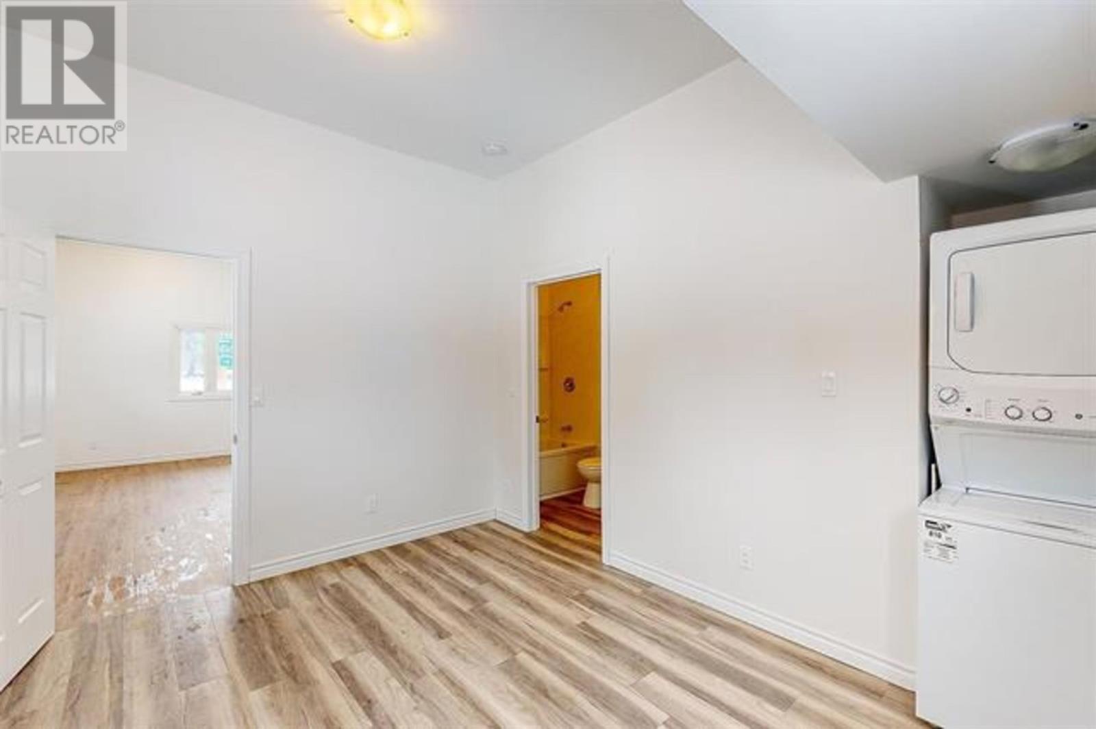 Photo 8 of 1202 Gore St, Richards Landing ON