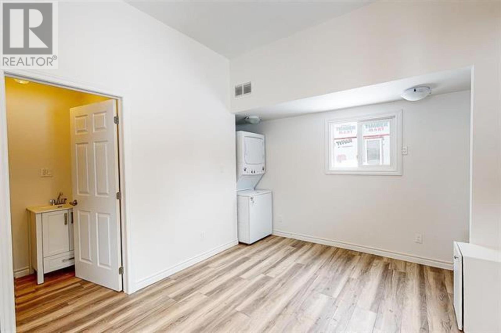Photo 9 of 1202 Gore St, Richards Landing ON