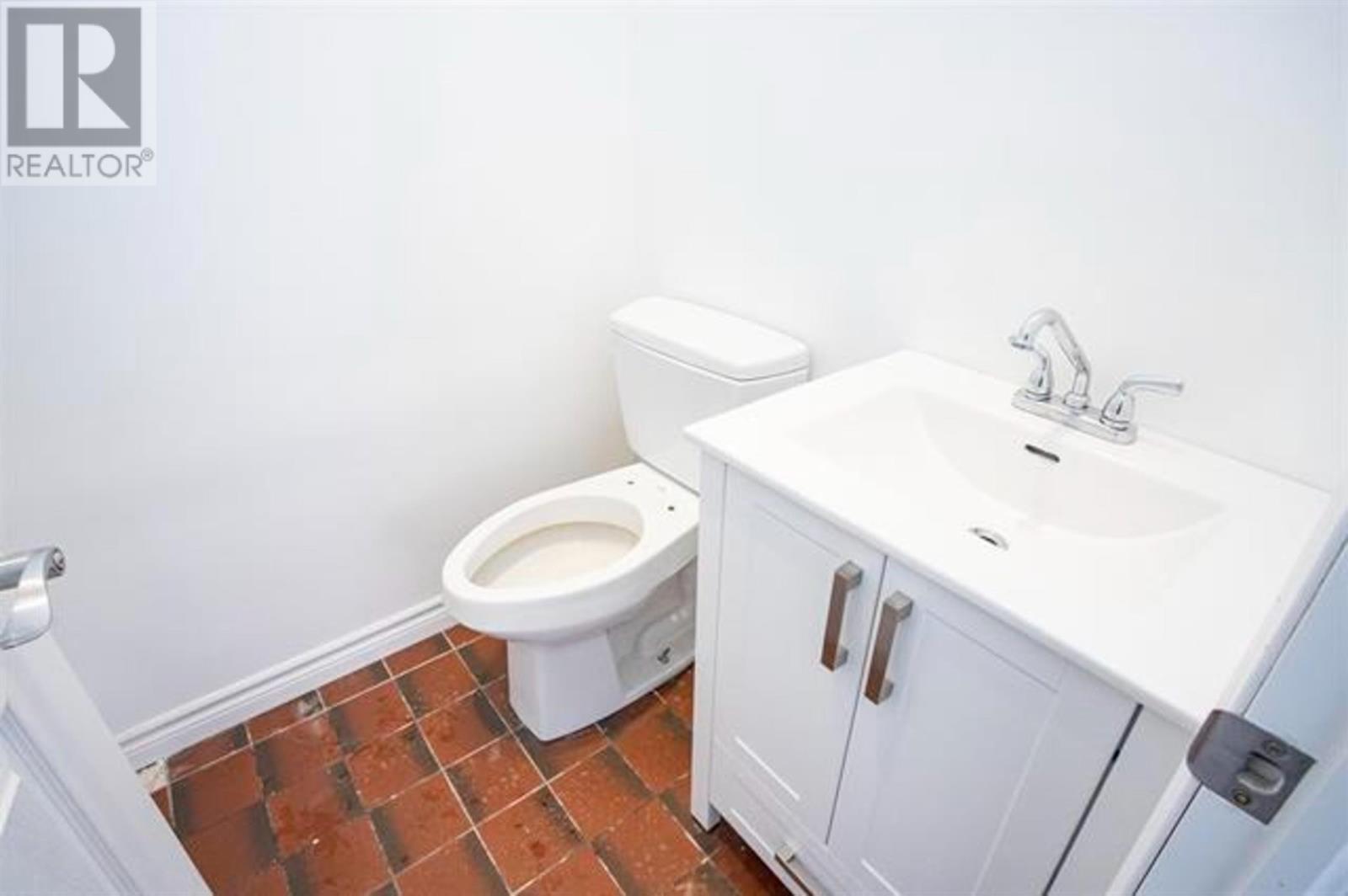 Photo 16 of 1202 Gore St, Richards Landing ON