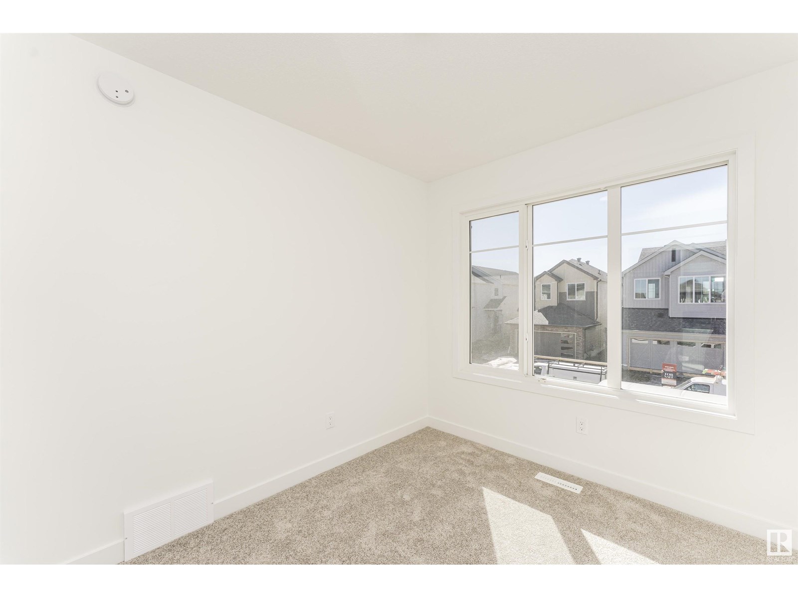 Photo 17 of 5134 Kinney Wy Sw, Edmonton AB