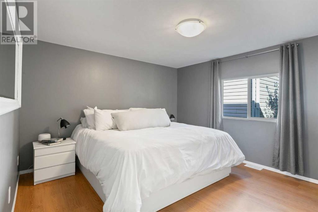Single Family House Mobile Home for Sale in    Street NW Greenwood/Greenbriar Calgary 
