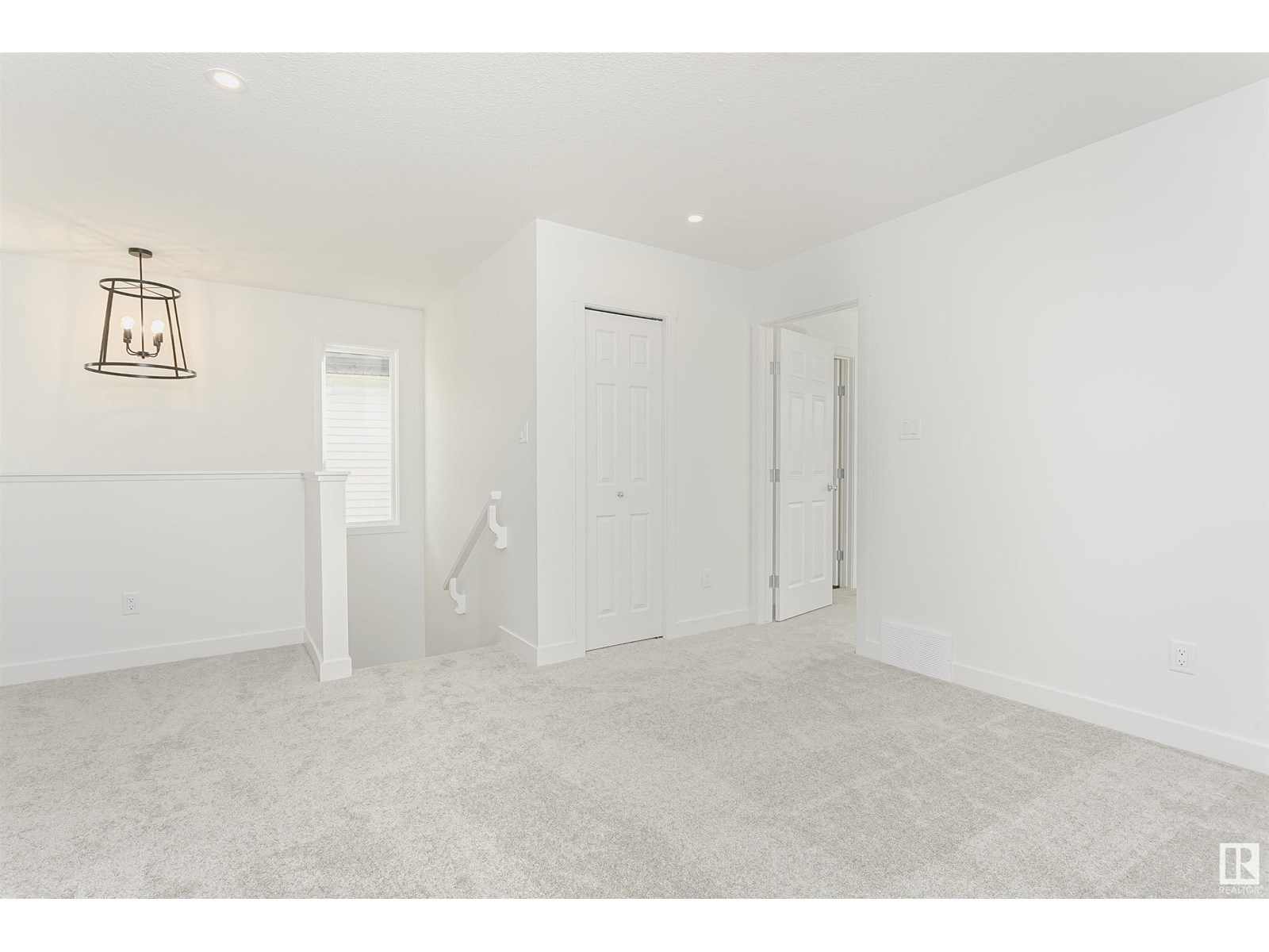 Photo 20 of 9530 Carson Bend Sw, Edmonton AB
