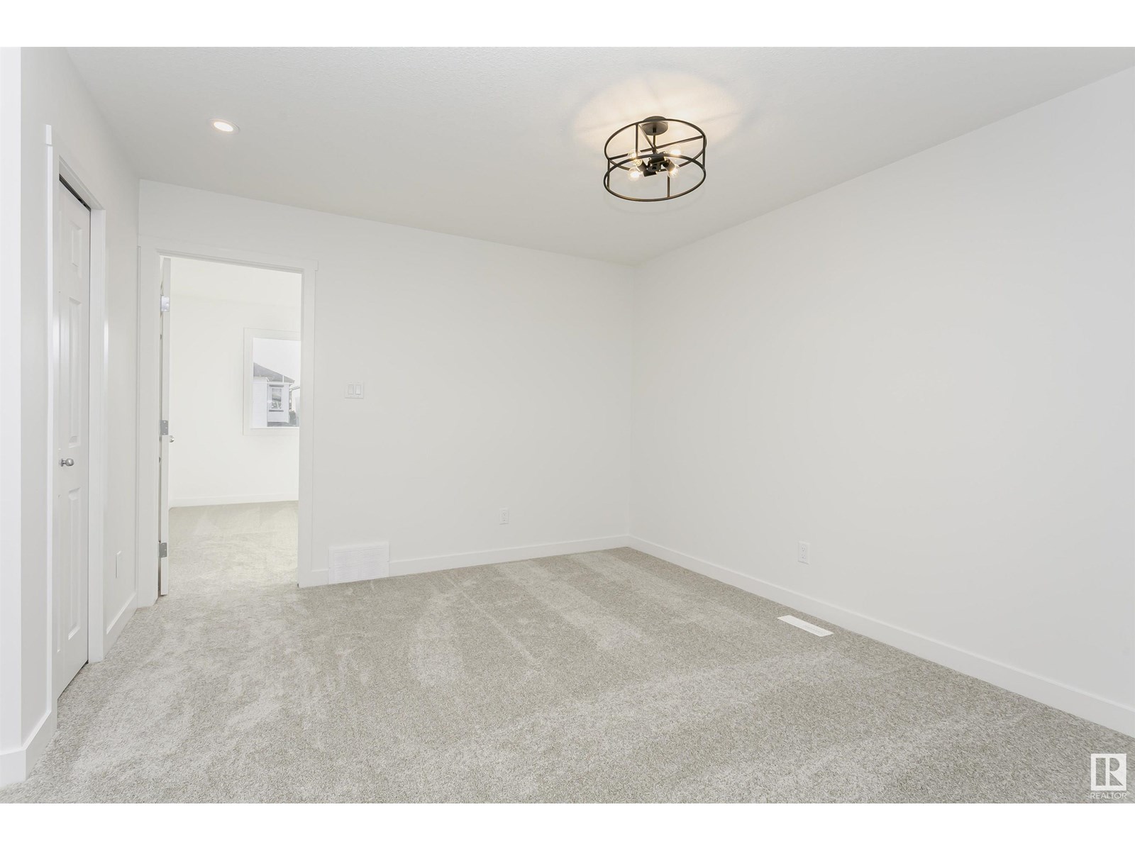 Photo 21 of 9530 Carson Bend Sw, Edmonton AB