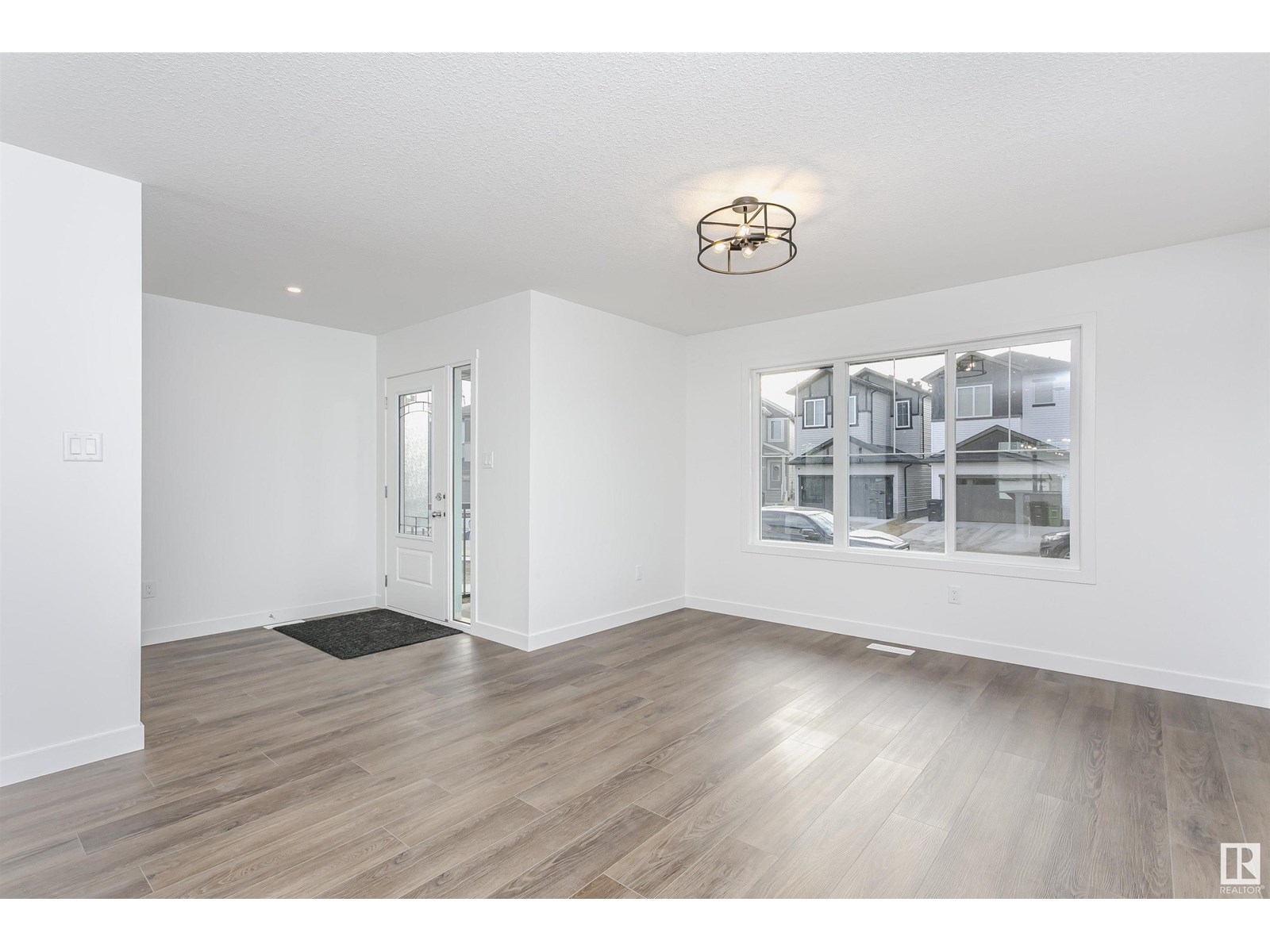 Photo 5 of 9530 Carson Bend Sw, Edmonton AB