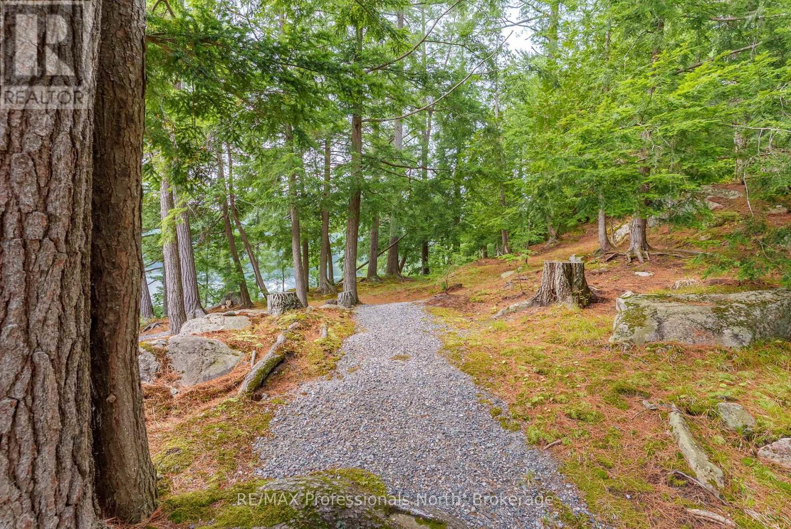 Photo 11 of 1077 Precambrian Drive N, Algonquin Highlands ON
