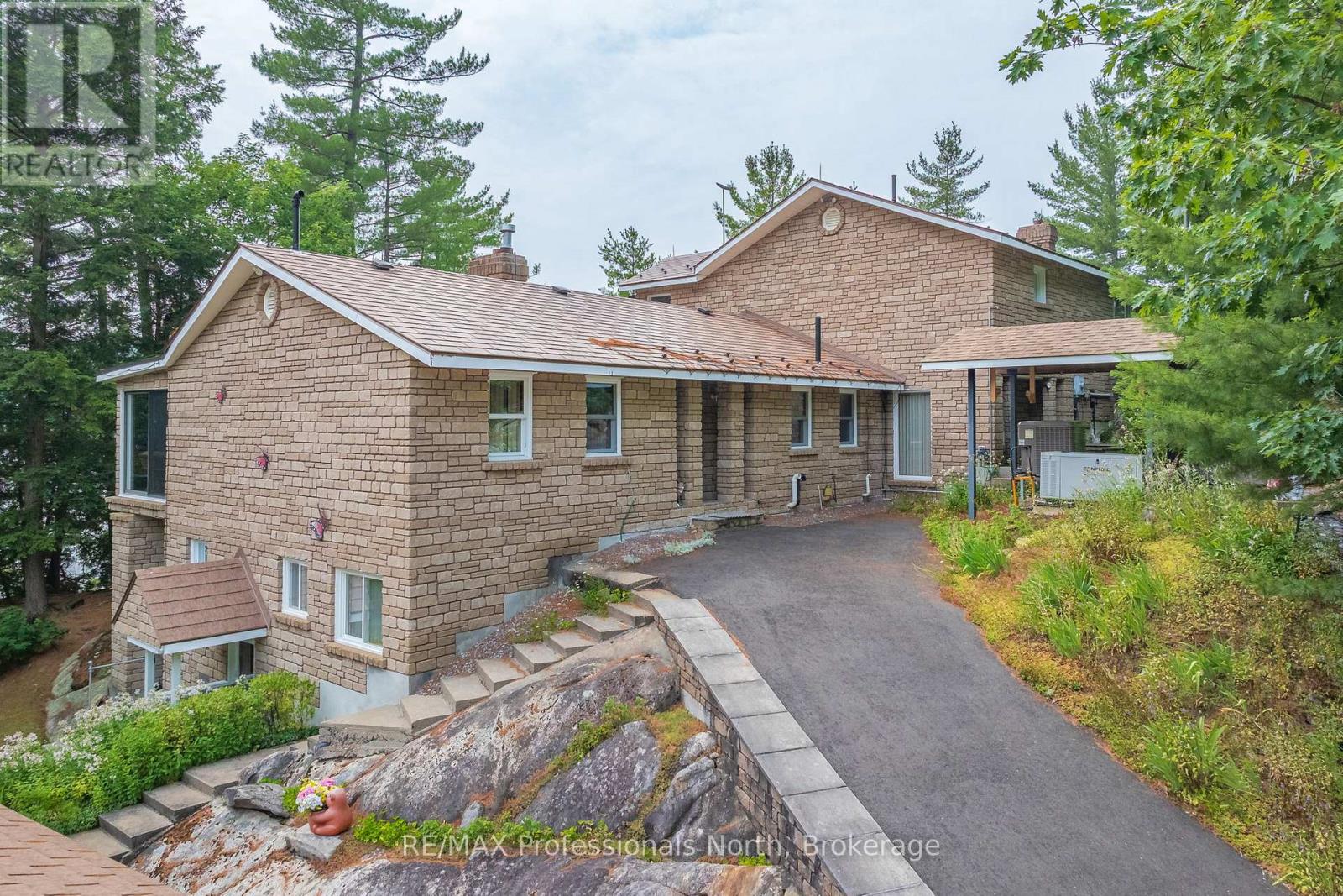 Photo 13 of 1077 Precambrian Drive N, Algonquin Highlands ON