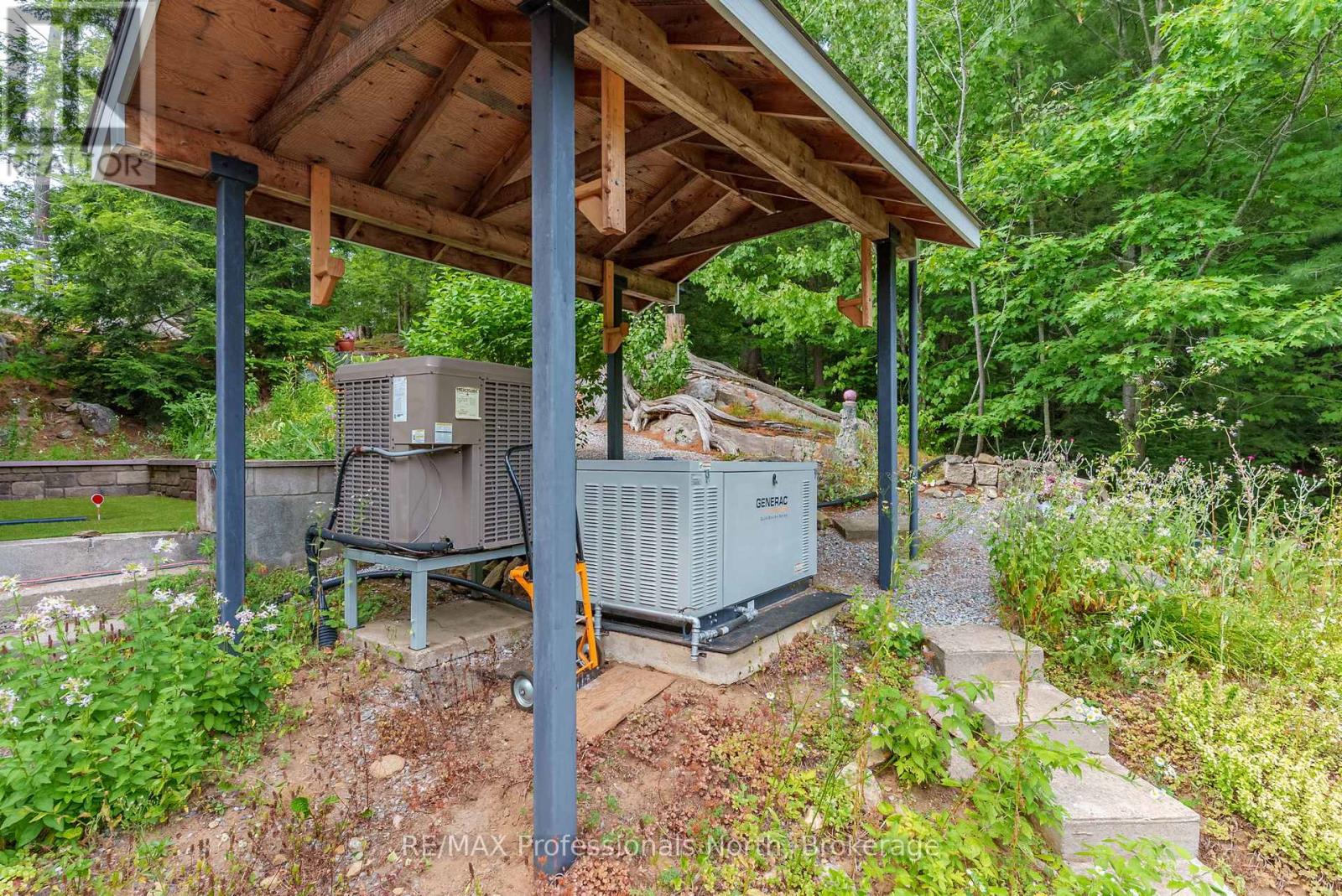 Photo 17 of 1077 Precambrian Drive N, Algonquin Highlands ON