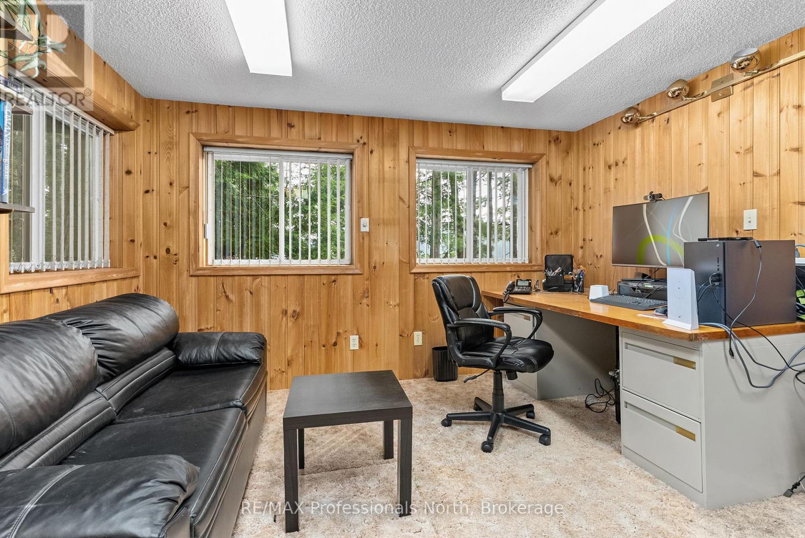 Photo 35 of 1077 Precambrian Drive N, Algonquin Highlands ON