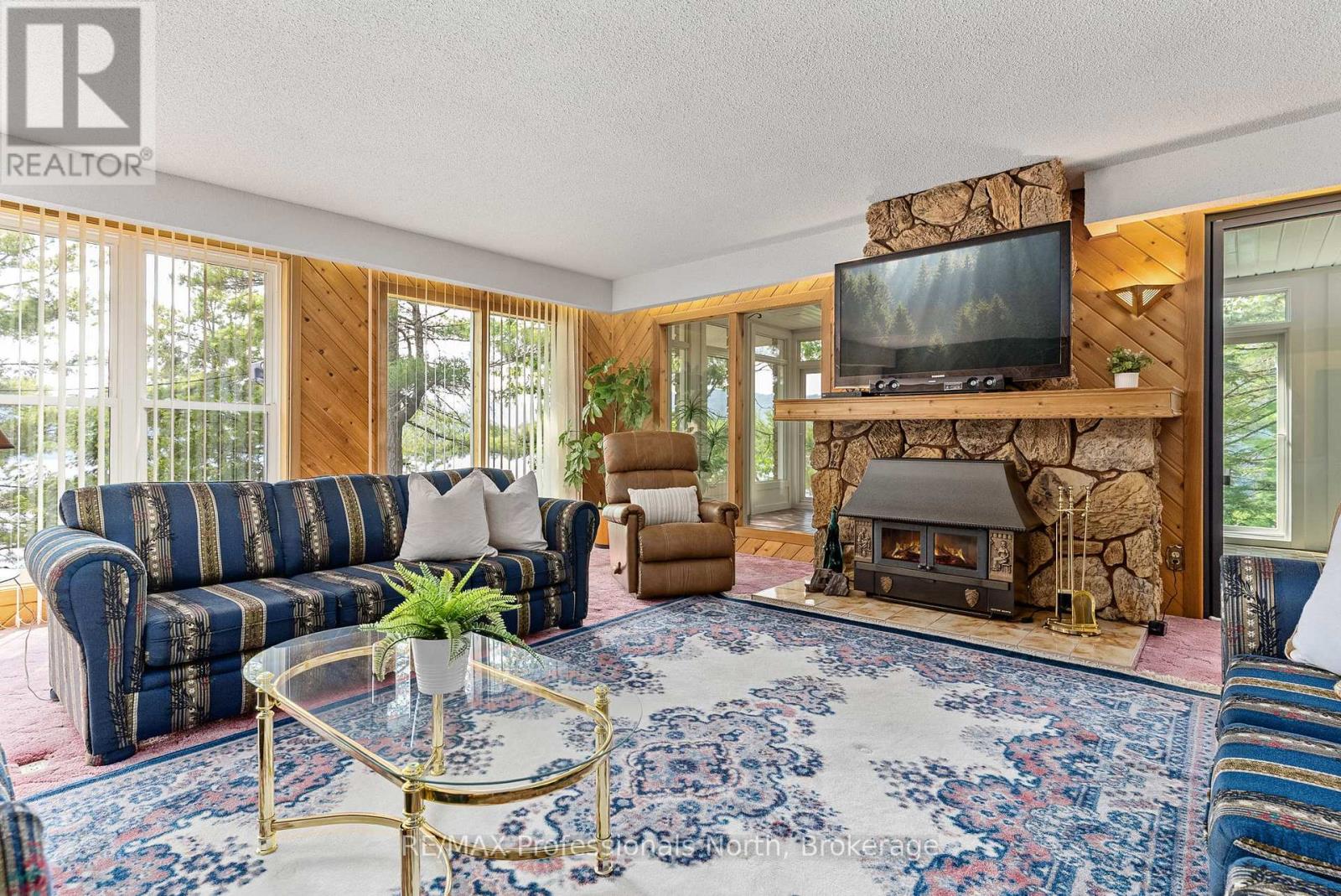 Photo 42 of 1077 Precambrian Drive N, Algonquin Highlands ON