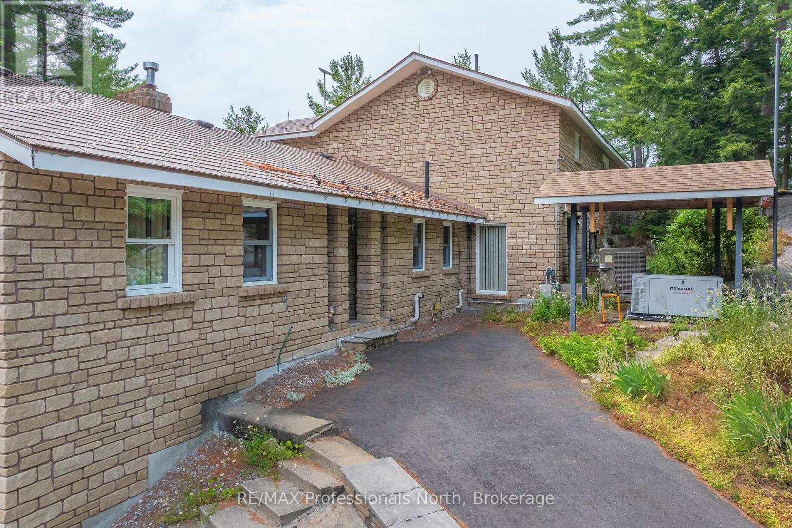 Photo 47 of 1077 Precambrian Drive N, Algonquin Highlands ON