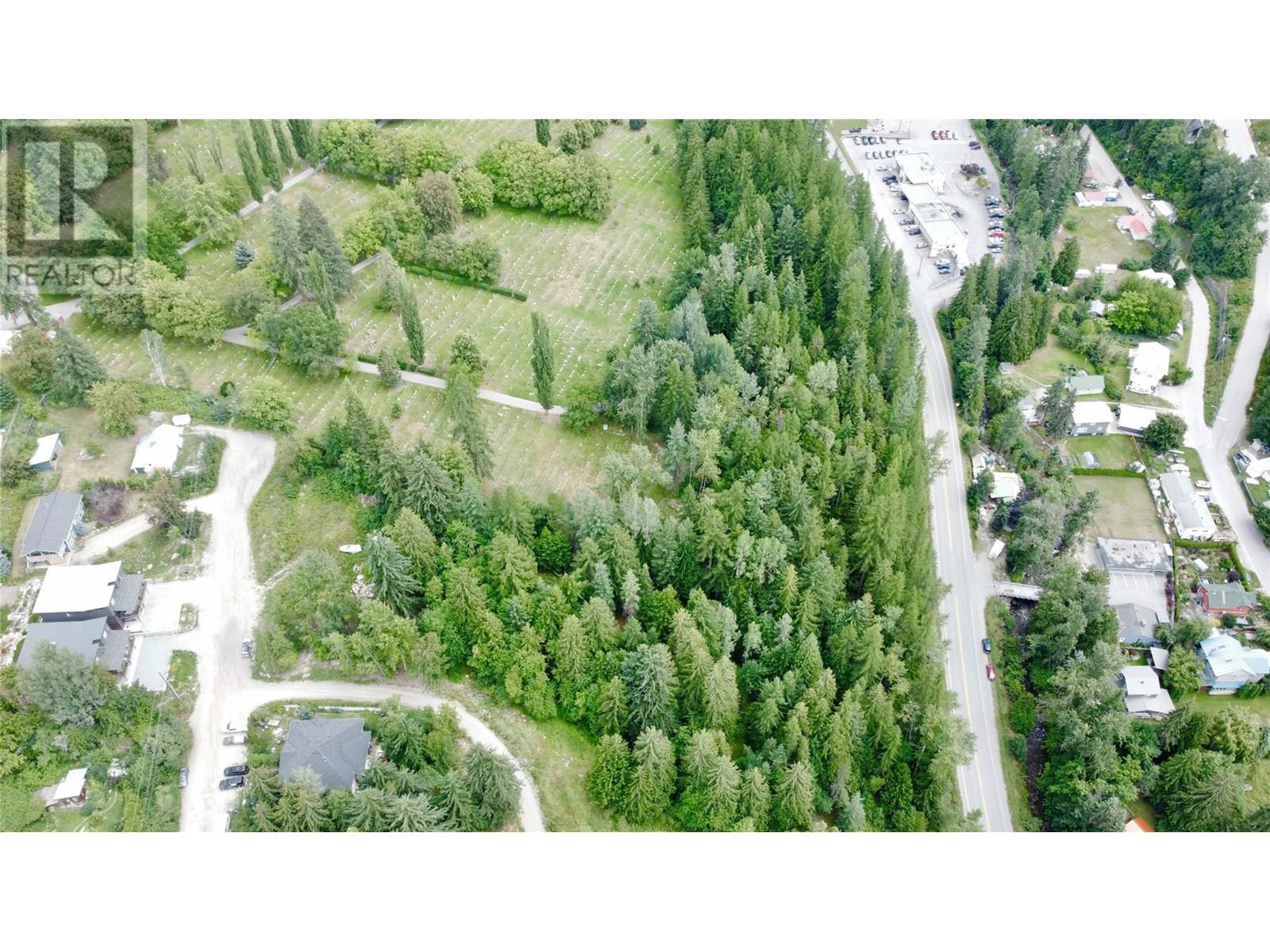 Photo 9 of 2208 Creek Street, Nelson BC