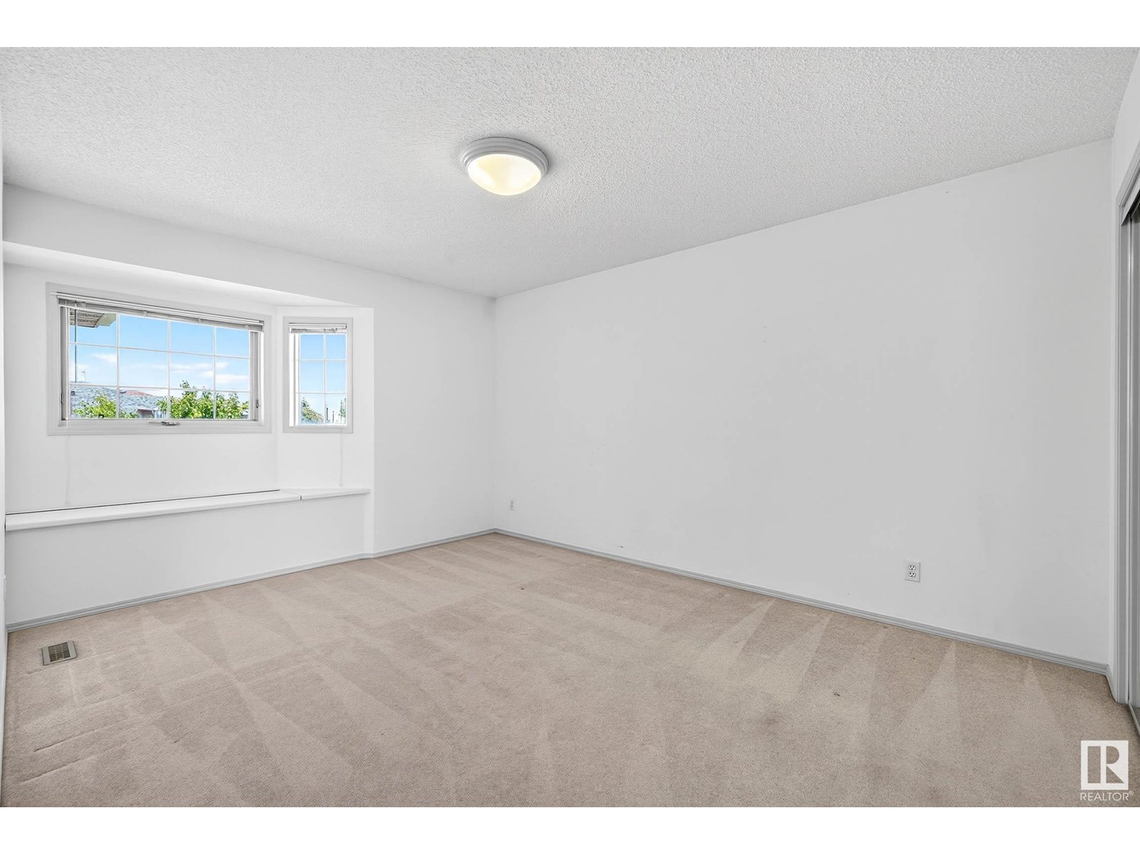 Photo 45 of 10307 175 Av Nw, Edmonton AB