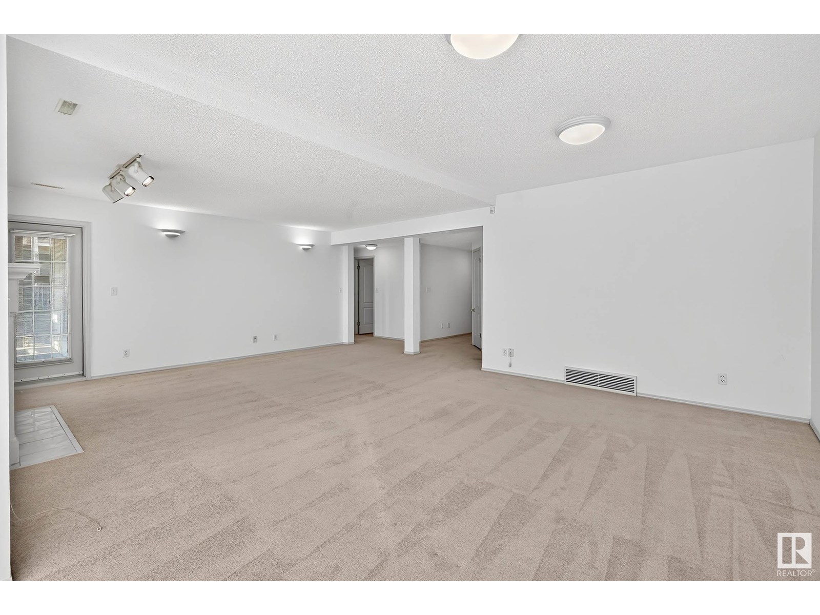 Photo 33 of 10307 175 Av Nw, Edmonton AB