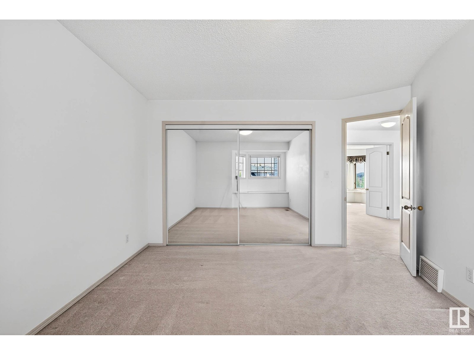 Photo 22 of 10307 175 Av Nw, Edmonton AB