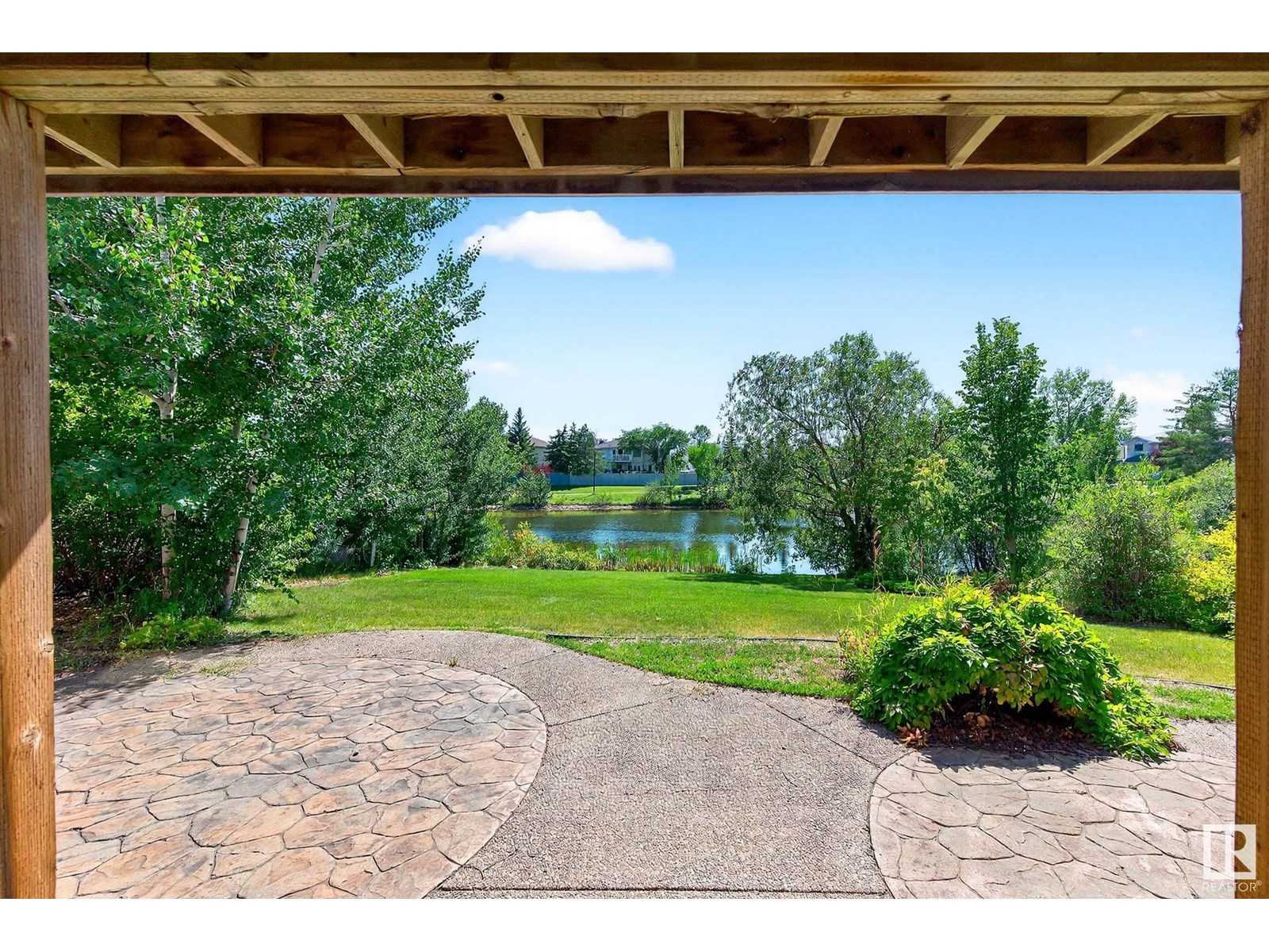 Photo 11 of 10307 175 Av Nw, Edmonton AB