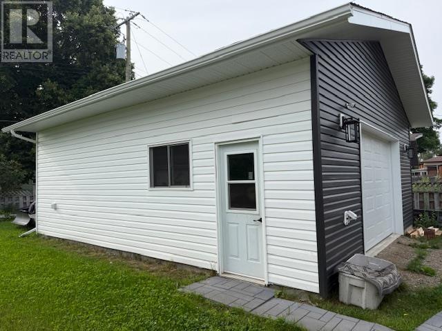 Photo 33 of 1 Chambers Ave, Sault Ste Marie ON