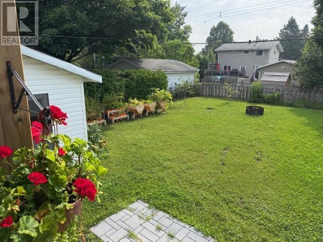 Photo 30 of 1 Chambers Ave, Sault Ste Marie ON